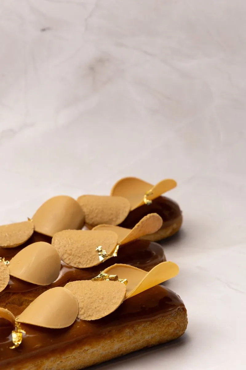 Éclair Caramel Fleur de Loire